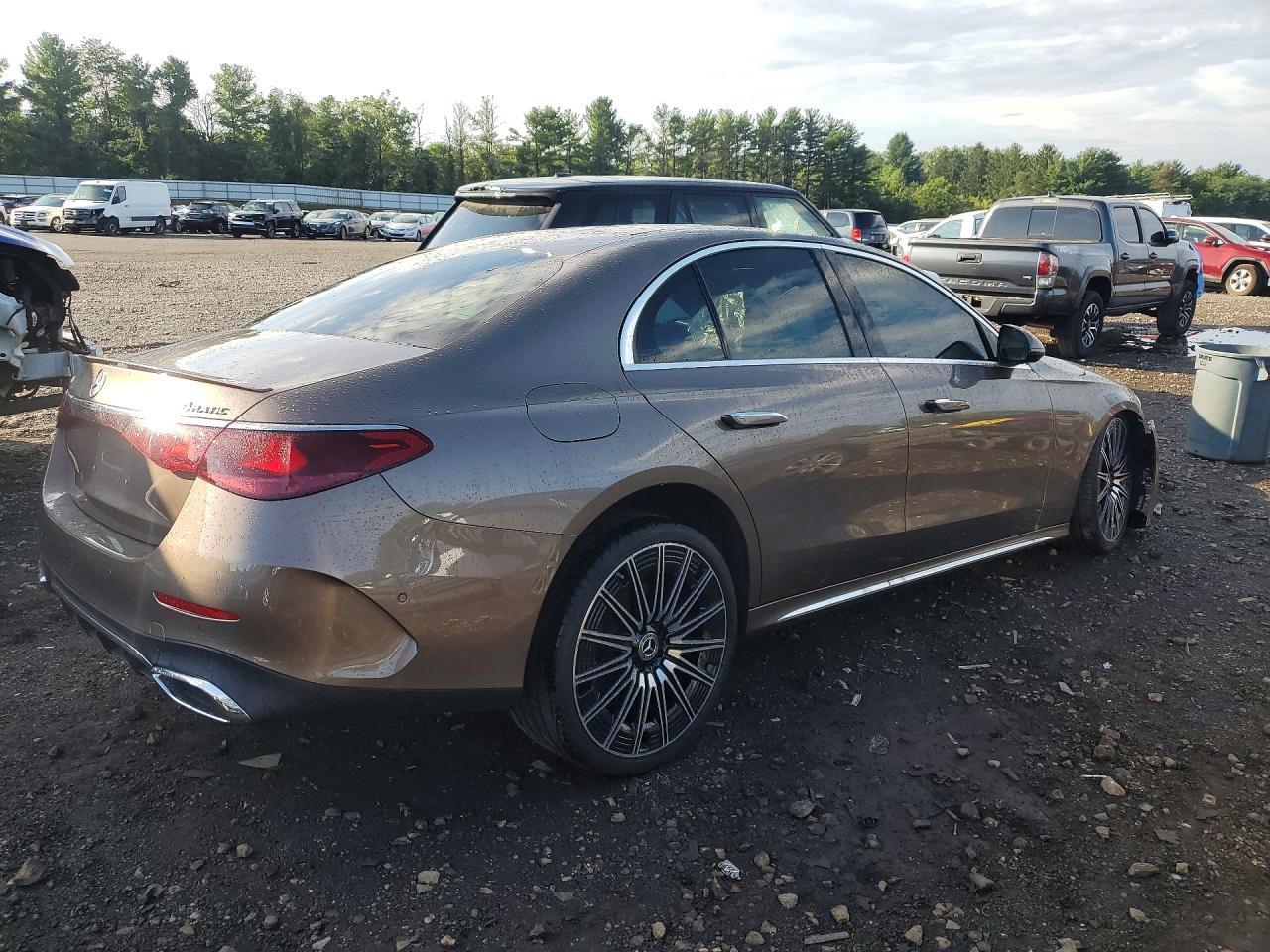 2025 Mercedes-Benz E 350 4Matic - Image 3