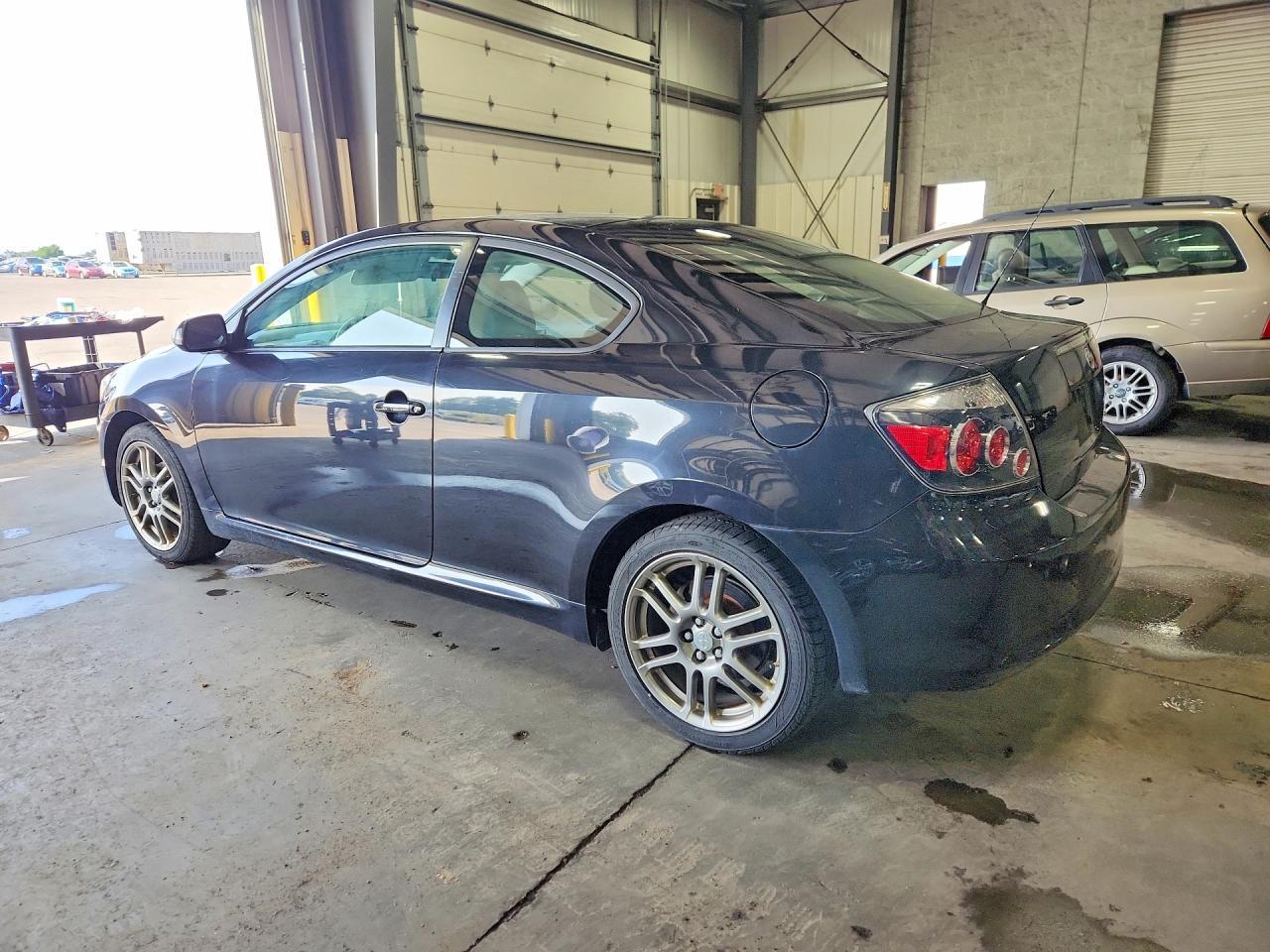 2010 Scion Tc Base - Фото 2