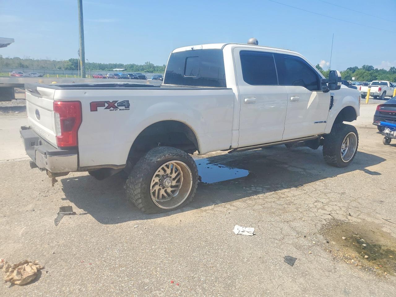 2017 Ford F250 Super Duty - Image 3