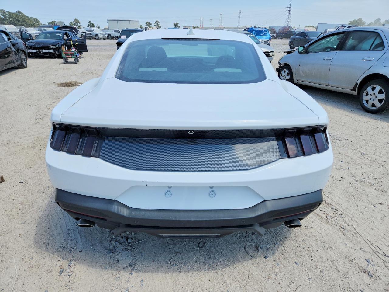 2025 Ford Mustang - Фото 6
