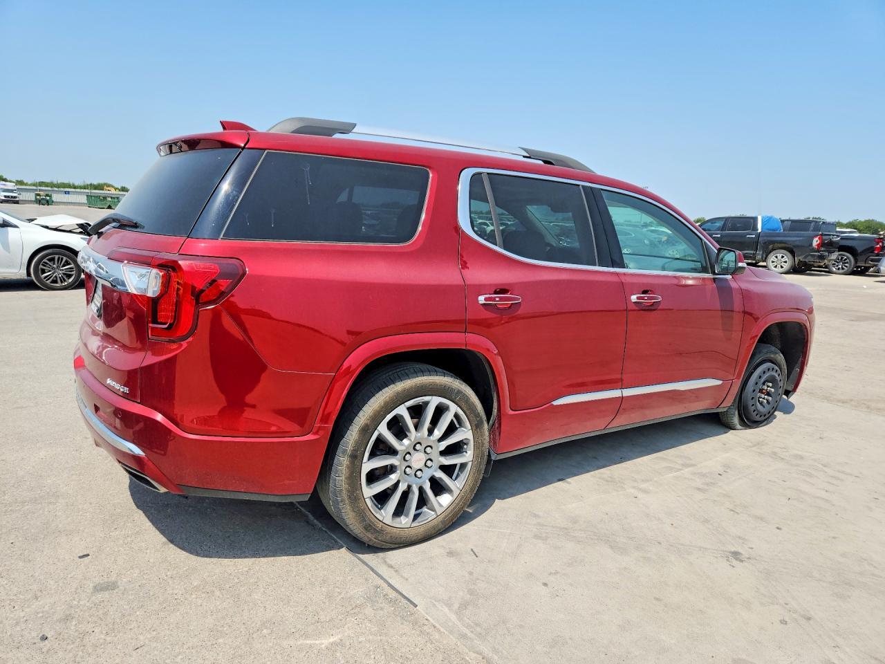 2023 GMC Acadia Denali - Фото 3