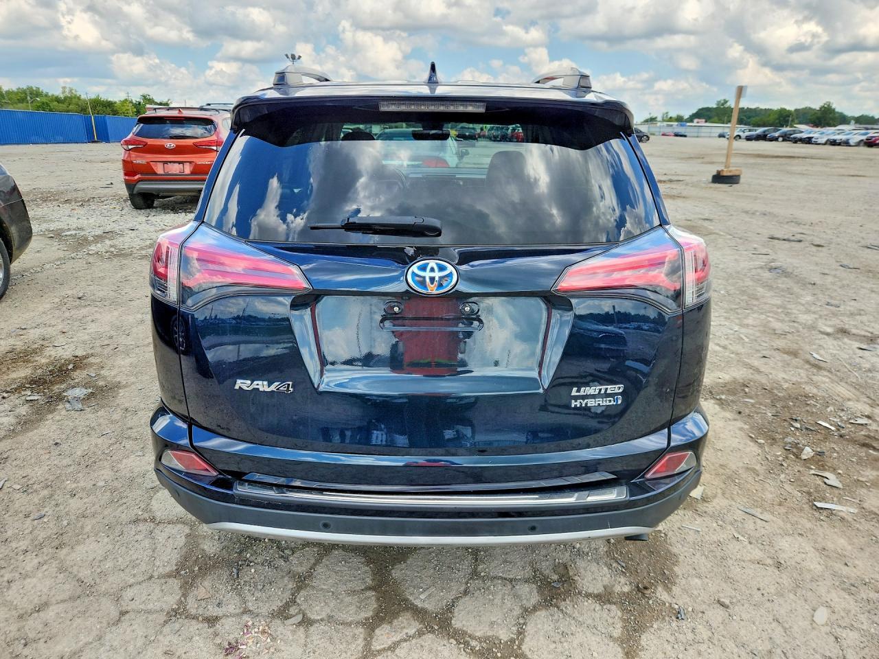 2018 Toyota Rav4 Hv Limited - Image 6