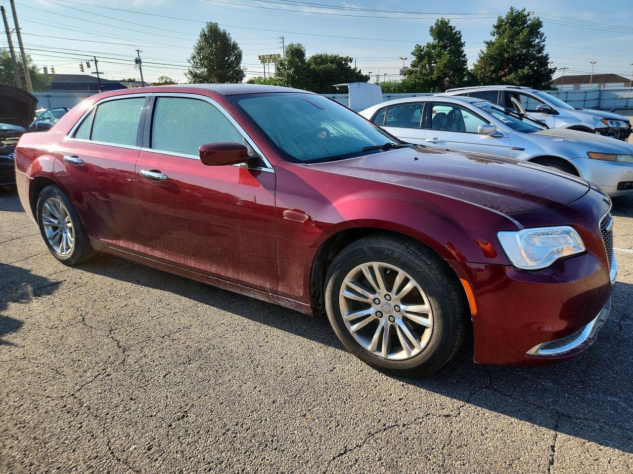 2018 Chrysler 300 Touring - Image 4
