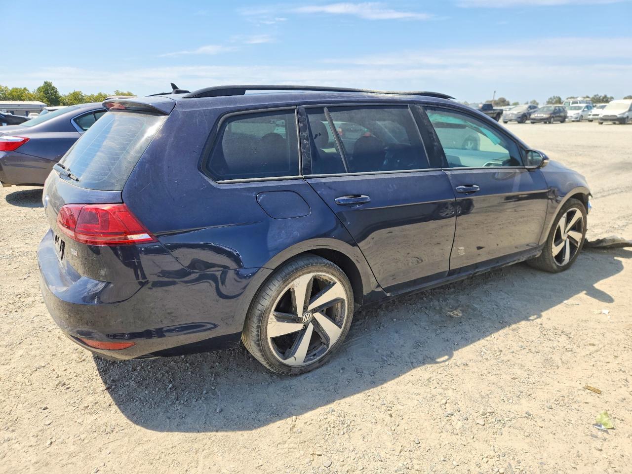 2017 Volkswagen Golf Sportwagen S - Фото 3