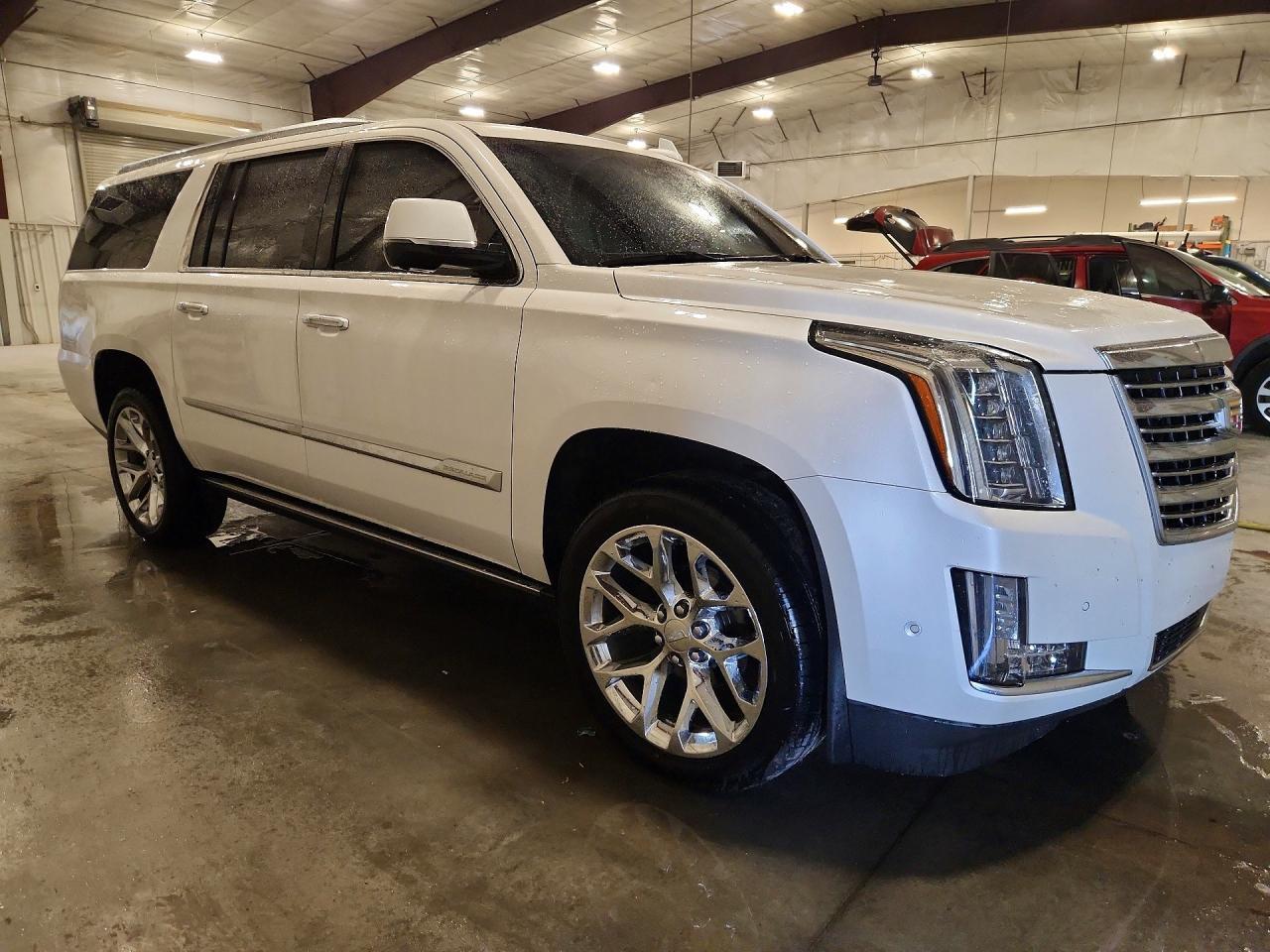 2020 Cadillac Escalade Esv Platinum - Image 4