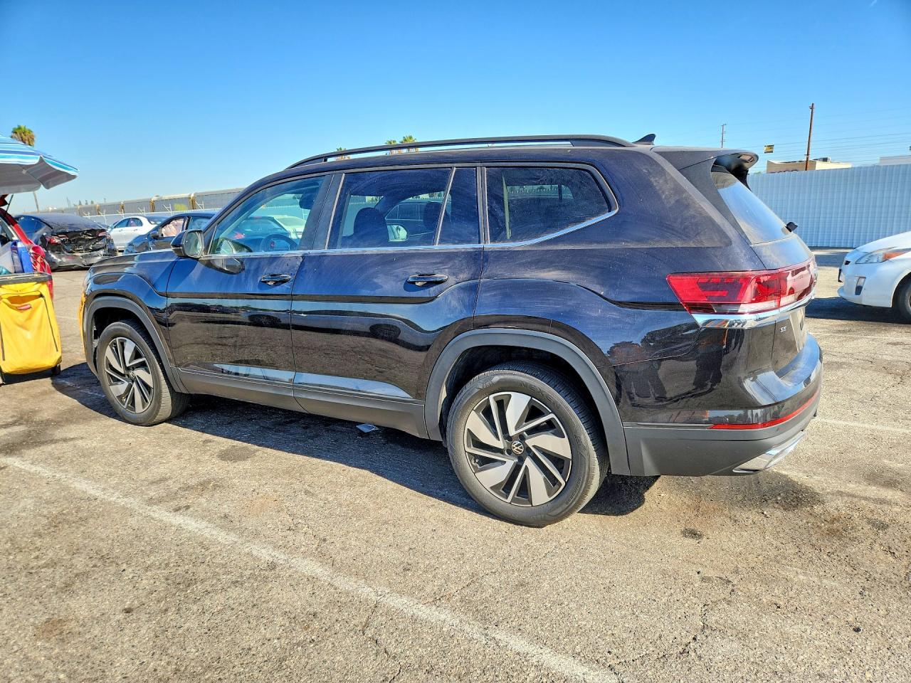 2024 Volkswagen Atlas Se - Image 2