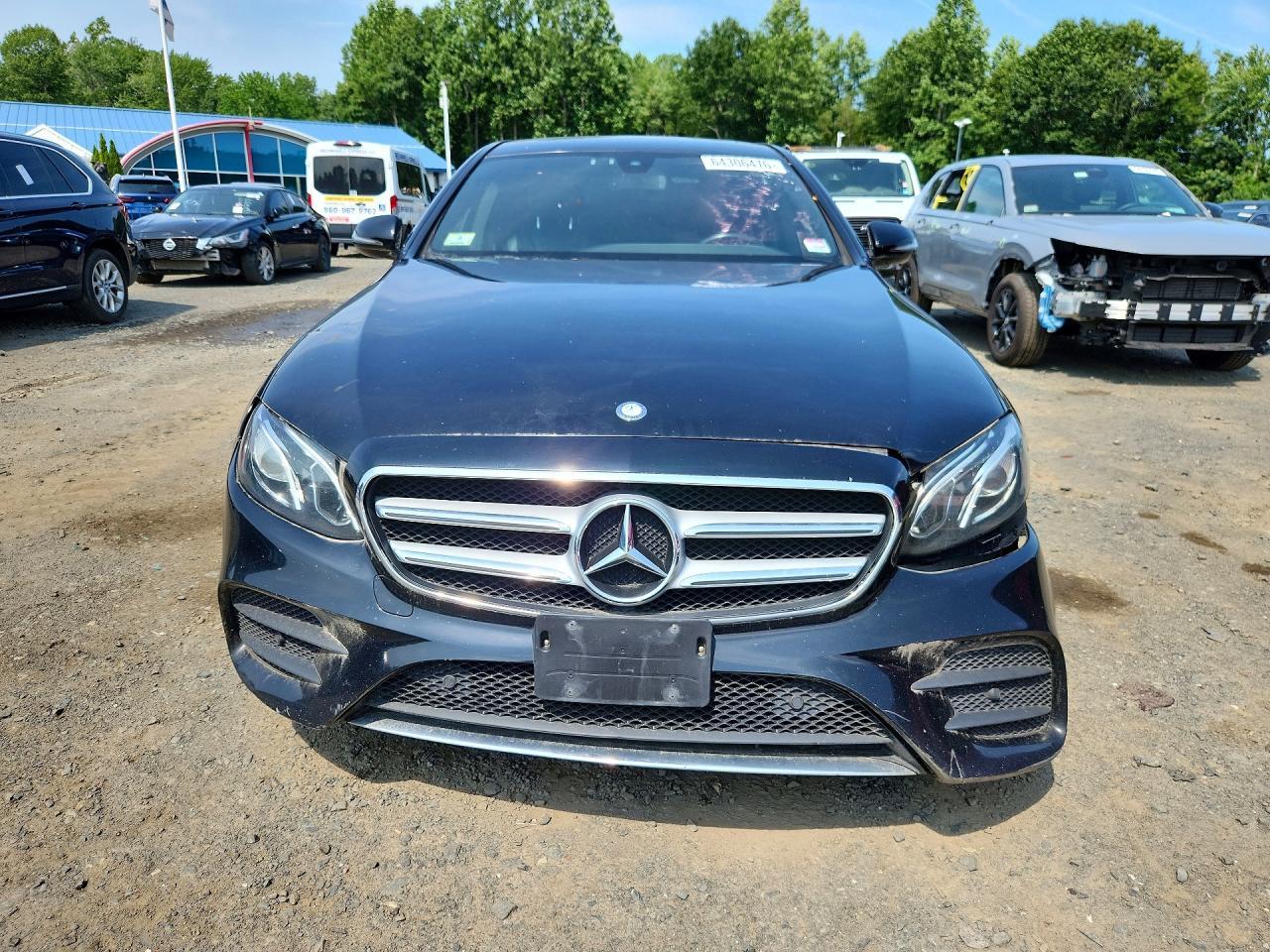 2017 Mercedes-Benz E 300 4Matic - Фото 5