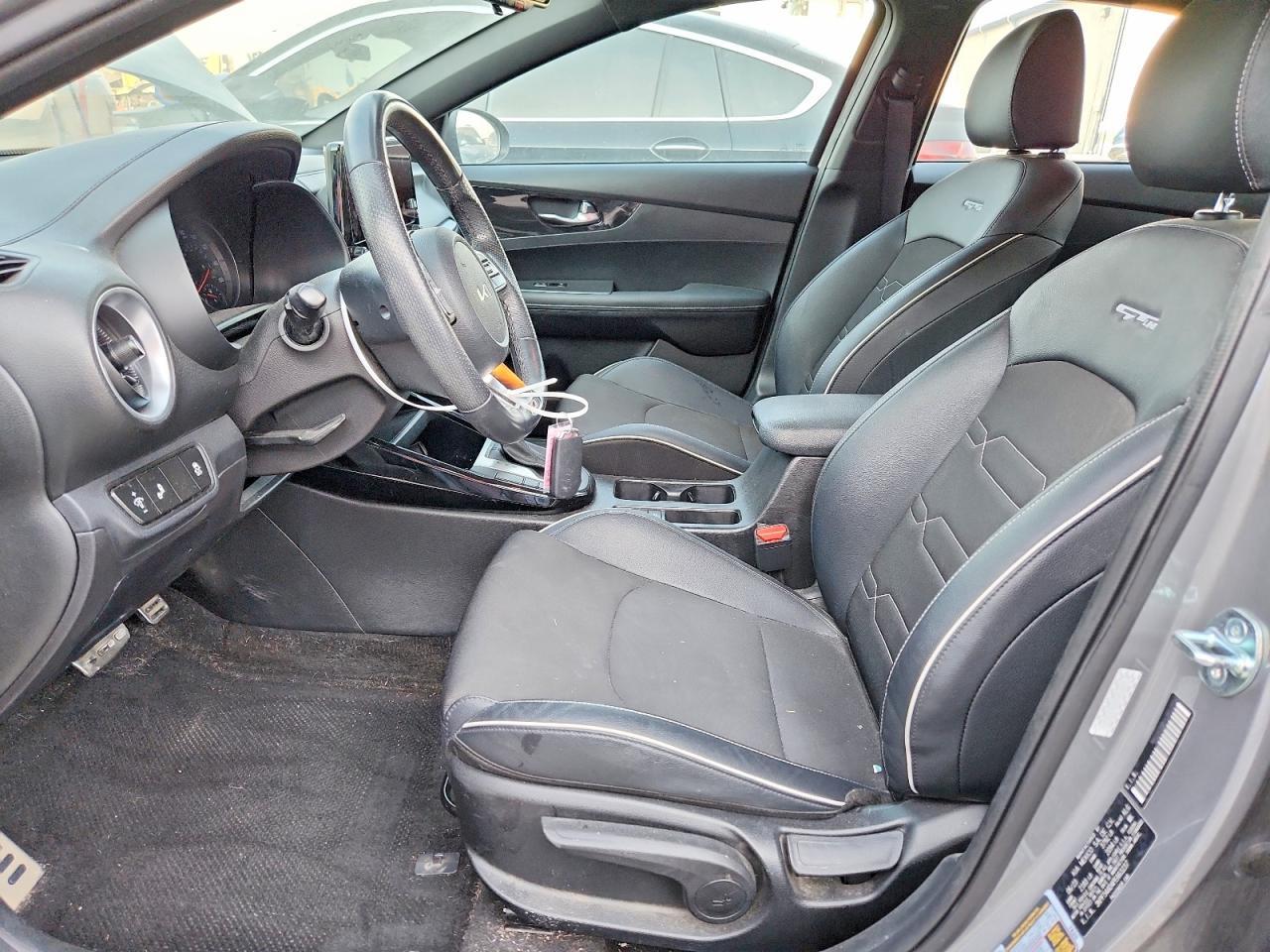 2023 Kia Forte Gt Line - Image 7