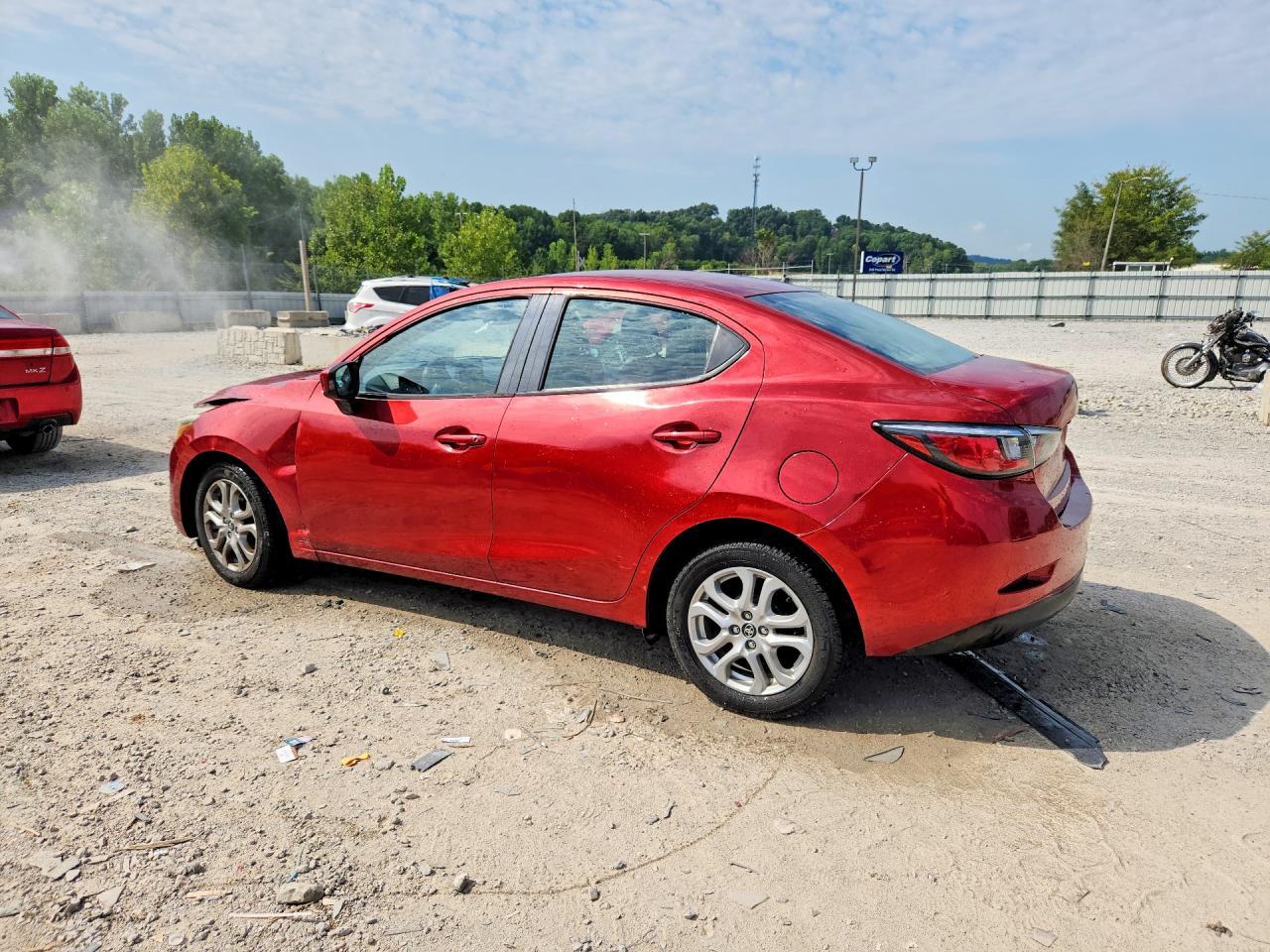 2017 Toyota Yaris Ia Base - Фото 2