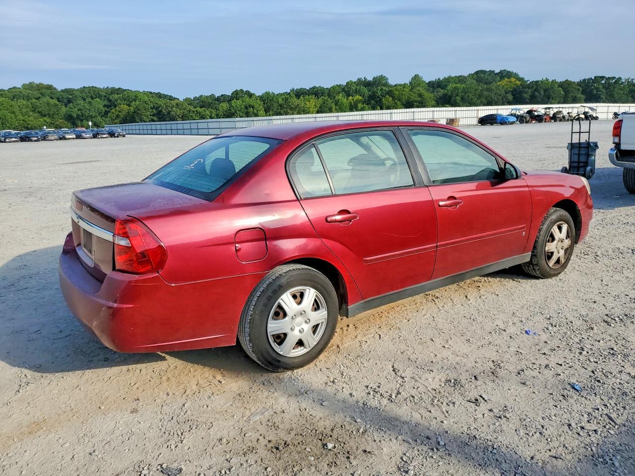 2007 Chevrolet Malibu Ls - Image 3