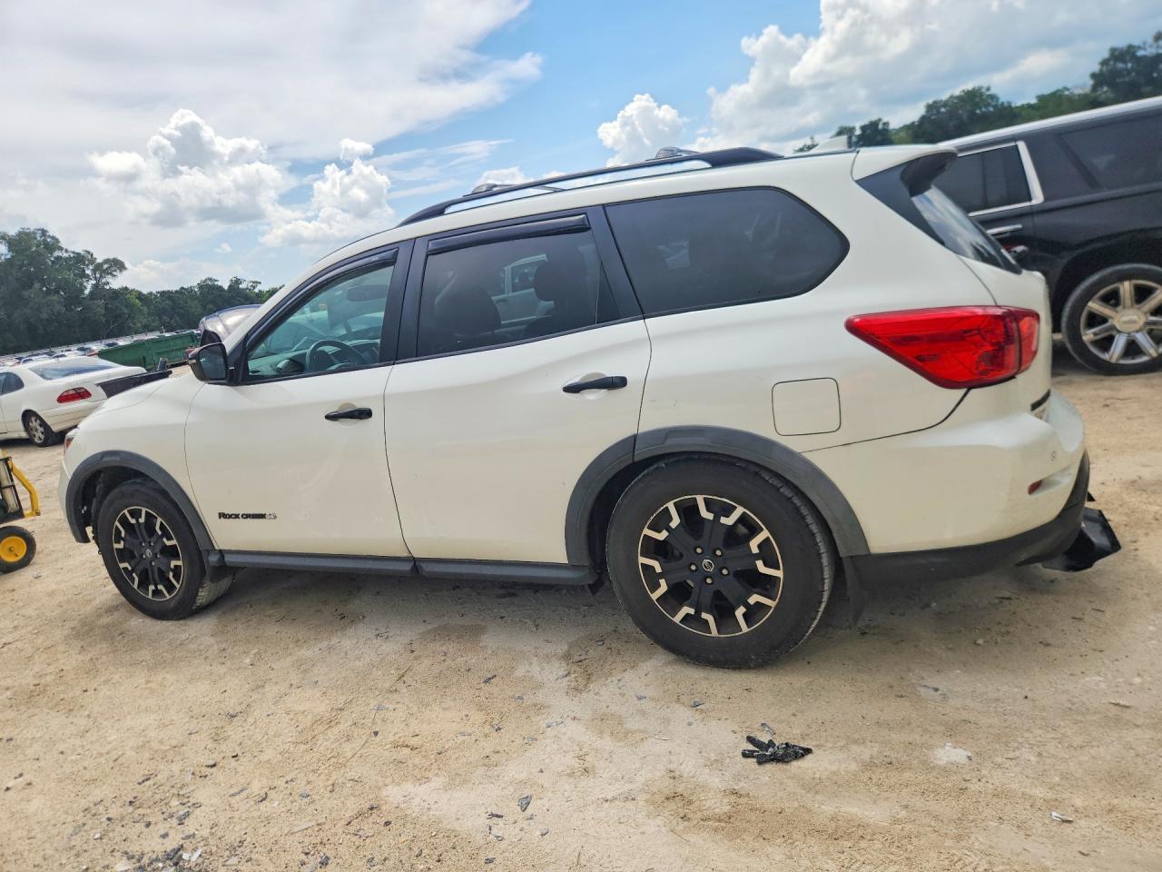 2020 Nissan Pathfinder Sv - Фото 2