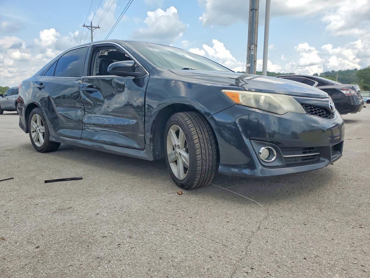 2012 Toyota Camry Se - Image 4