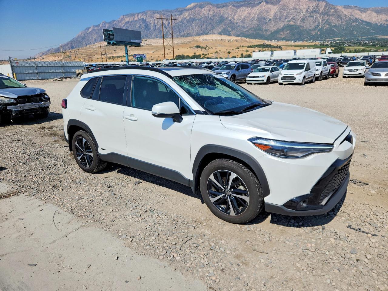 2024 Toyota Corolla Cross Hybrid Xse - Image 4