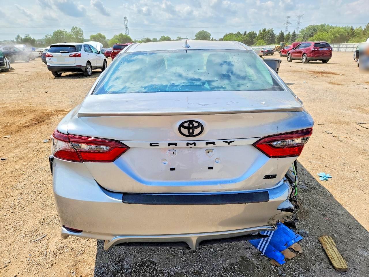 2024 Toyota Camry Se - Image 6