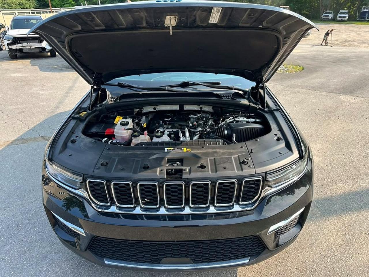2024 Jeep Grand Cherokee Limited 4Xe - Image 5