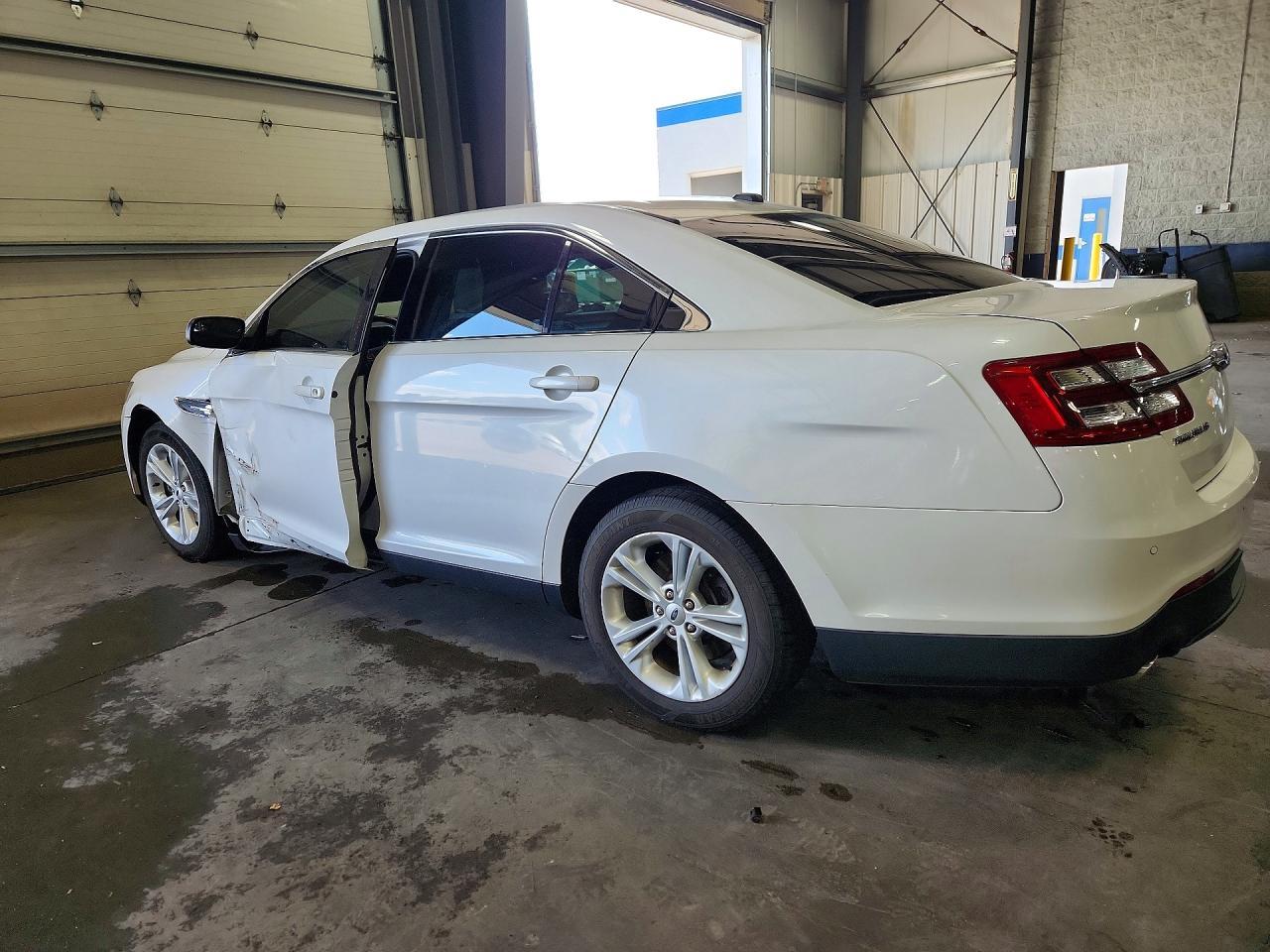 2014 Ford Taurus Sel - Image 2