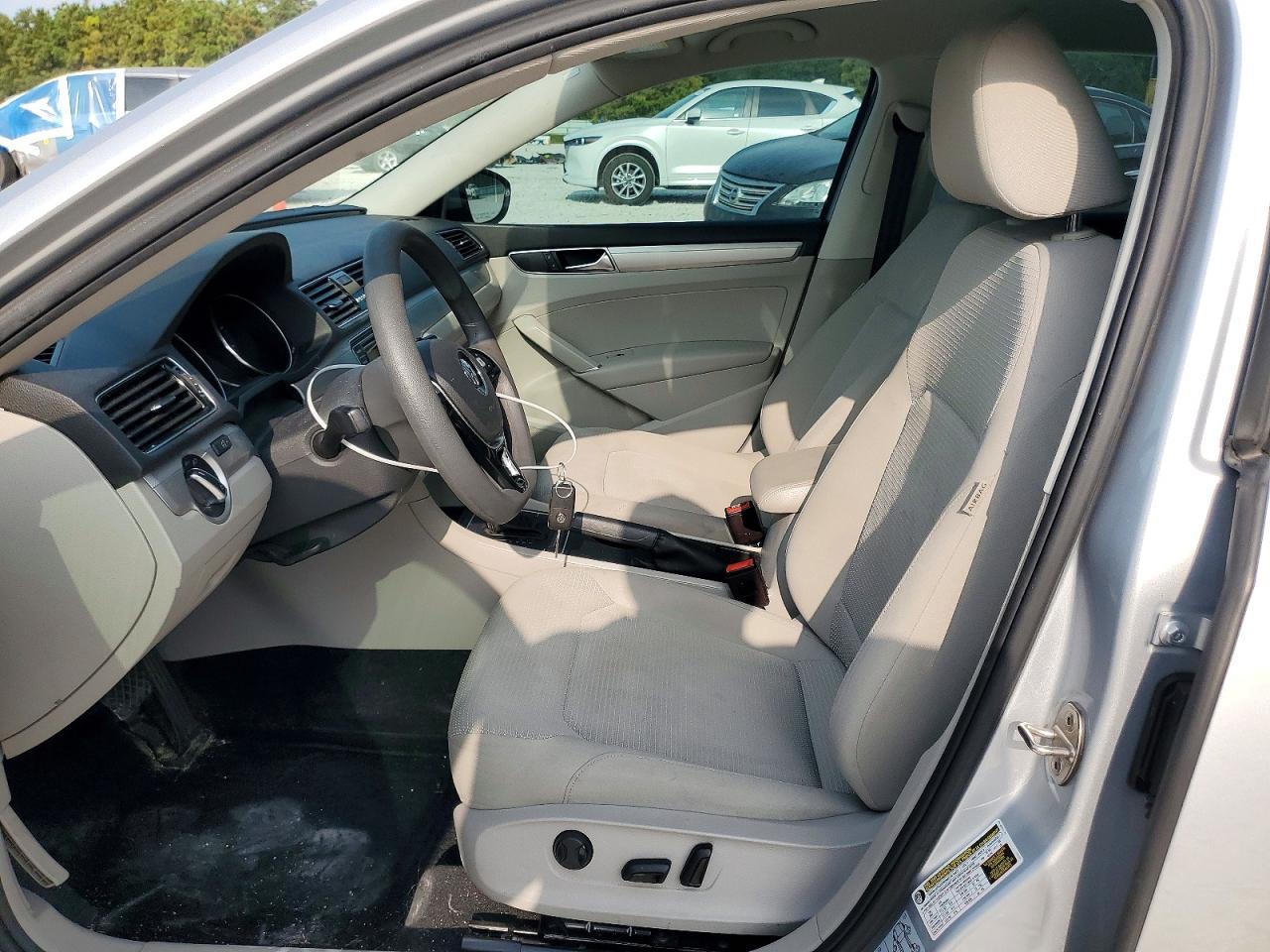 2018 Volkswagen Passat S - Image 7
