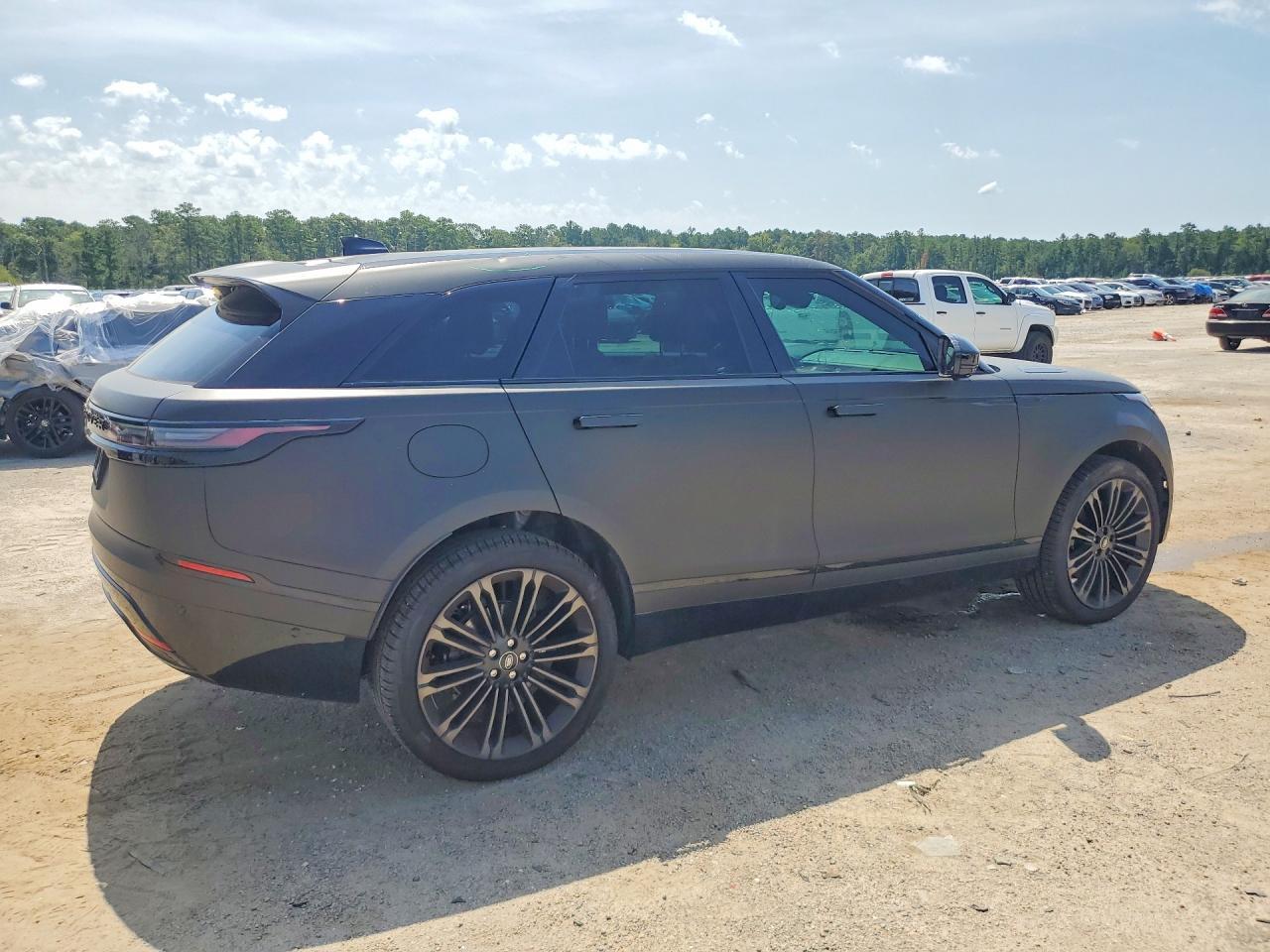 2026 Land Rover Range Rover Velar Dynamic Se - Image 3