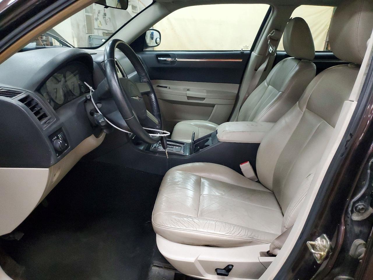 2005 Chrysler 300 Touring - Фото 7