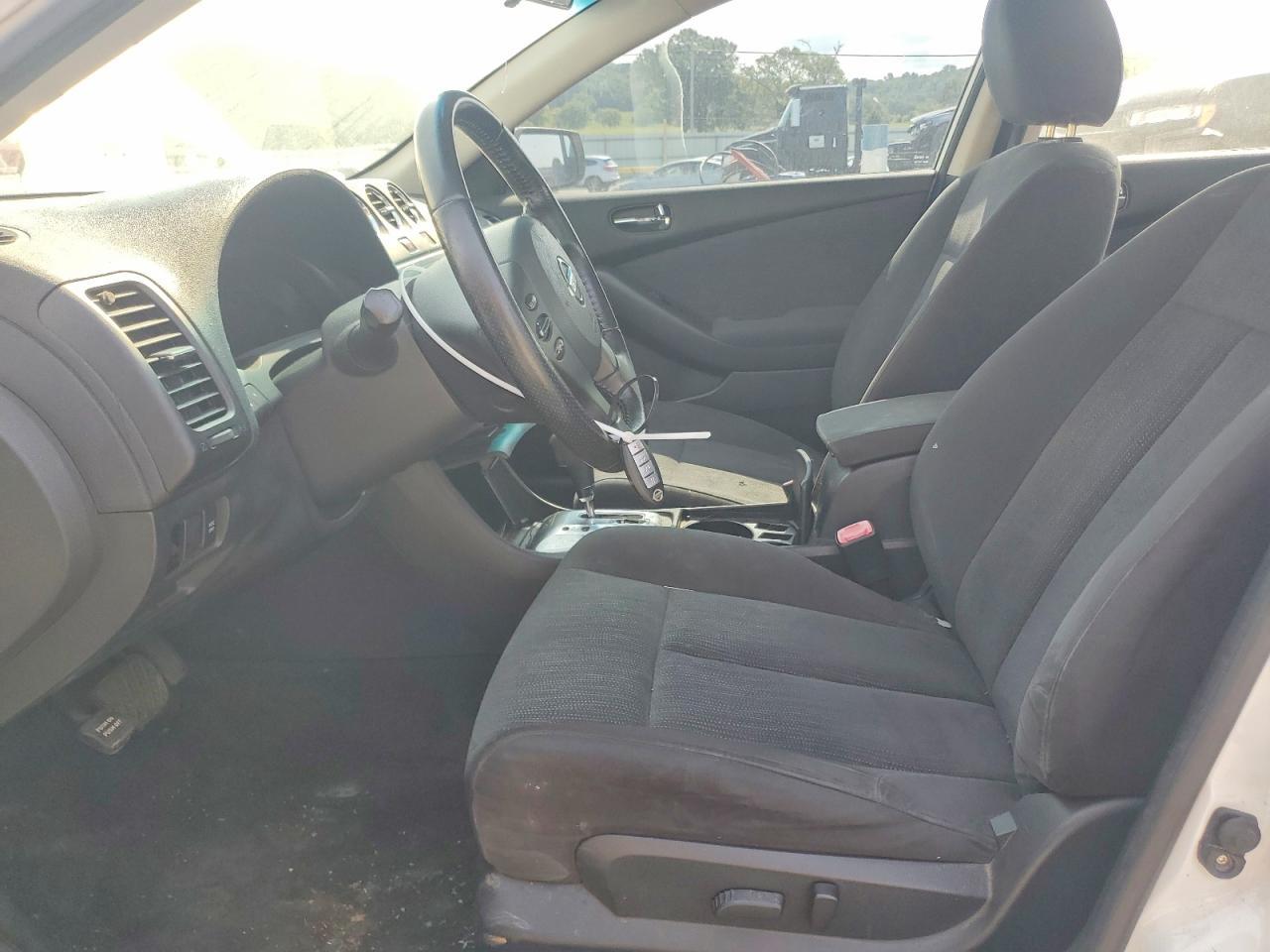 2010 Nissan Altima 2.5 - Image 7