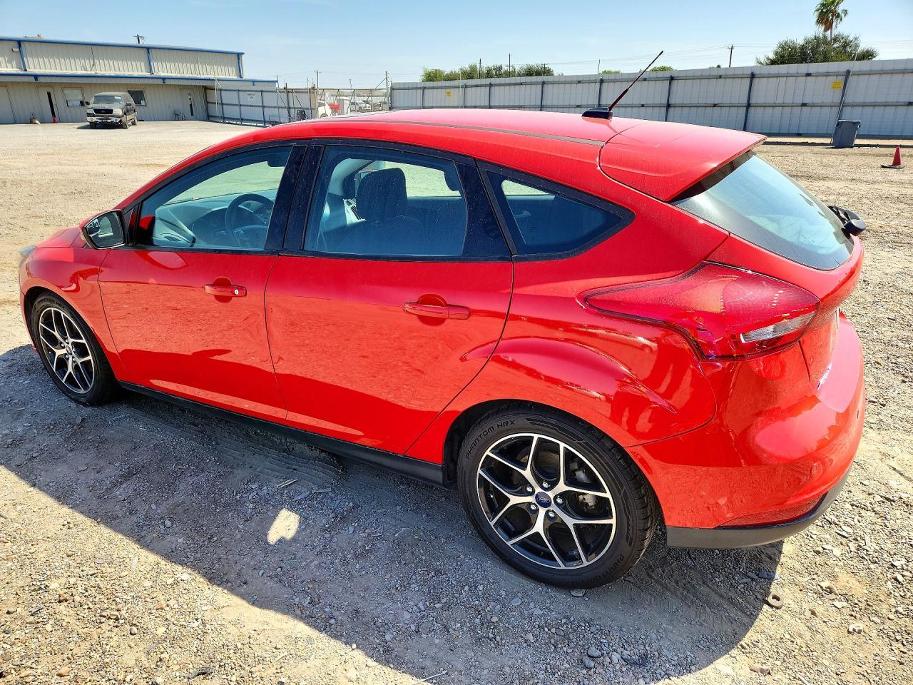 2017 Ford Focus Sel - Image 2