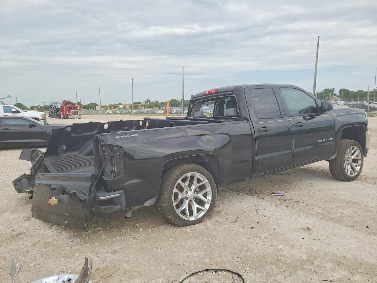 2017 Chevrolet Silverado C1500 - Image 3
