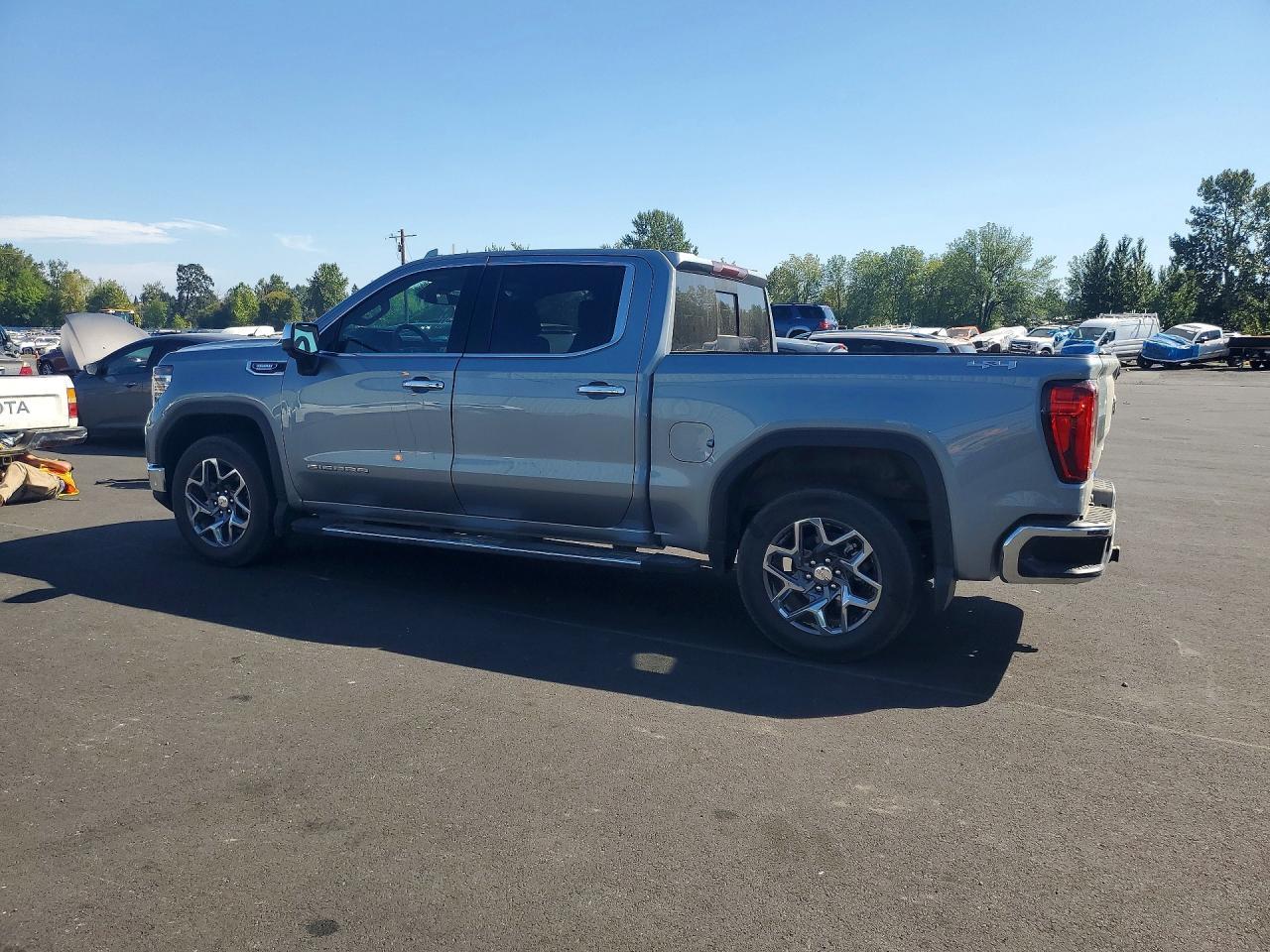 2026 GMC Sierra K1500 Slt - Image 2