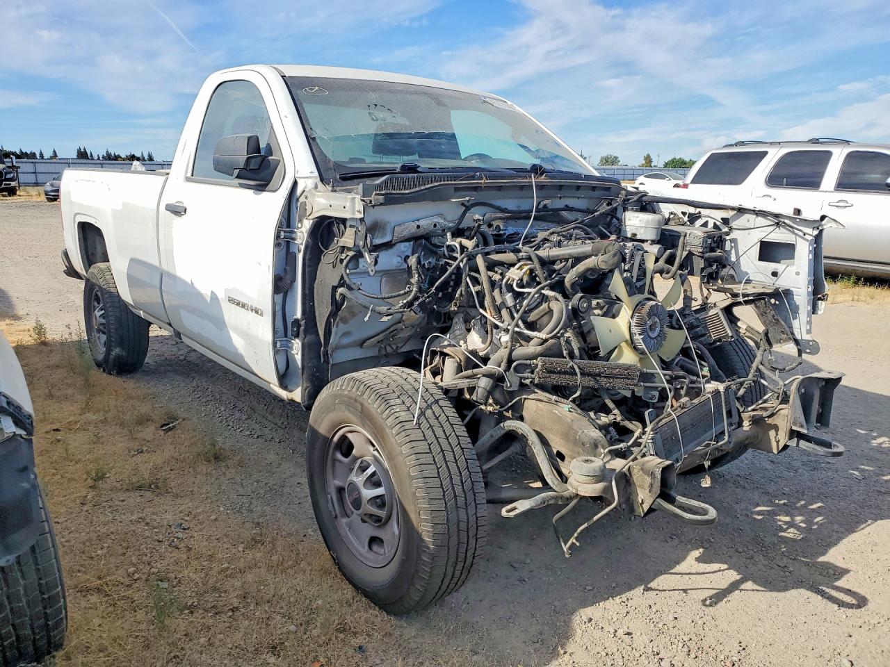 2017 GMC Sierra C2500 Heavy Duty - Image 4
