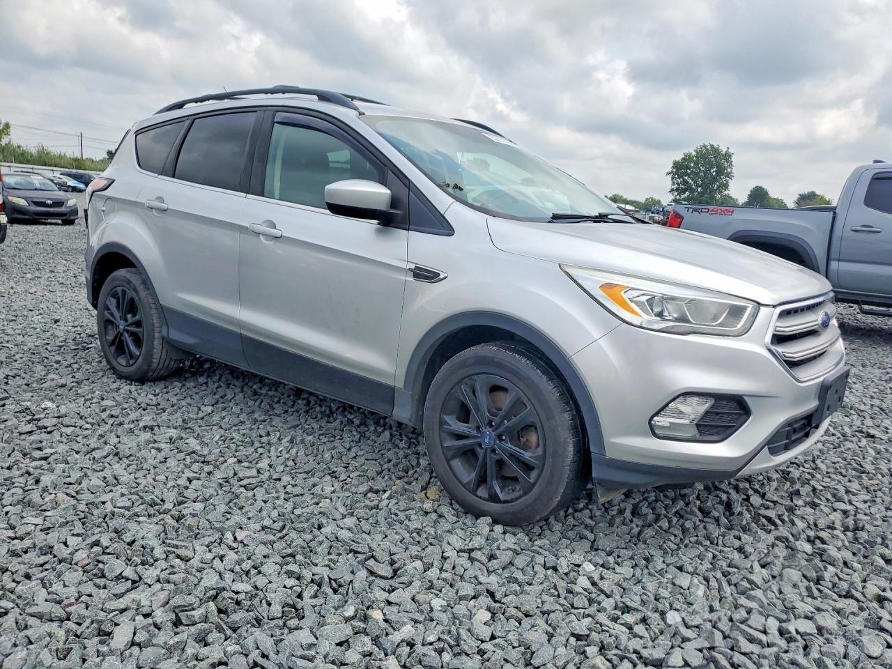 2017 Ford Escape Se - Фото 4