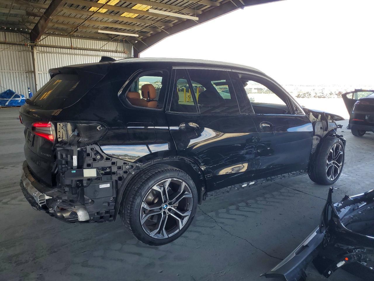 2022 BMW X5 xDrive40I - Фото 3
