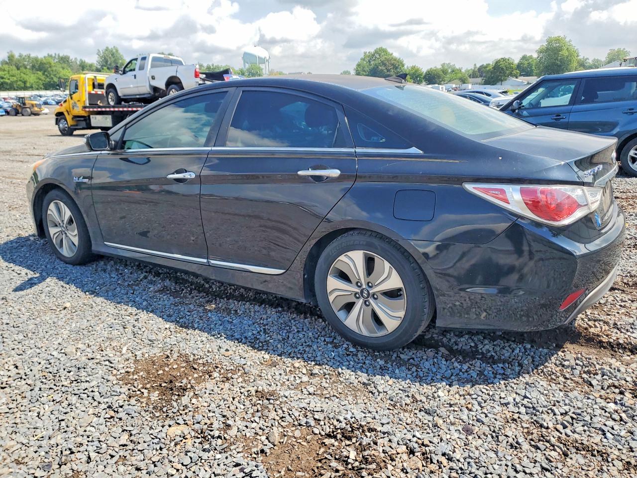 2013 Hyundai Sonata Hybrid - Фото 2