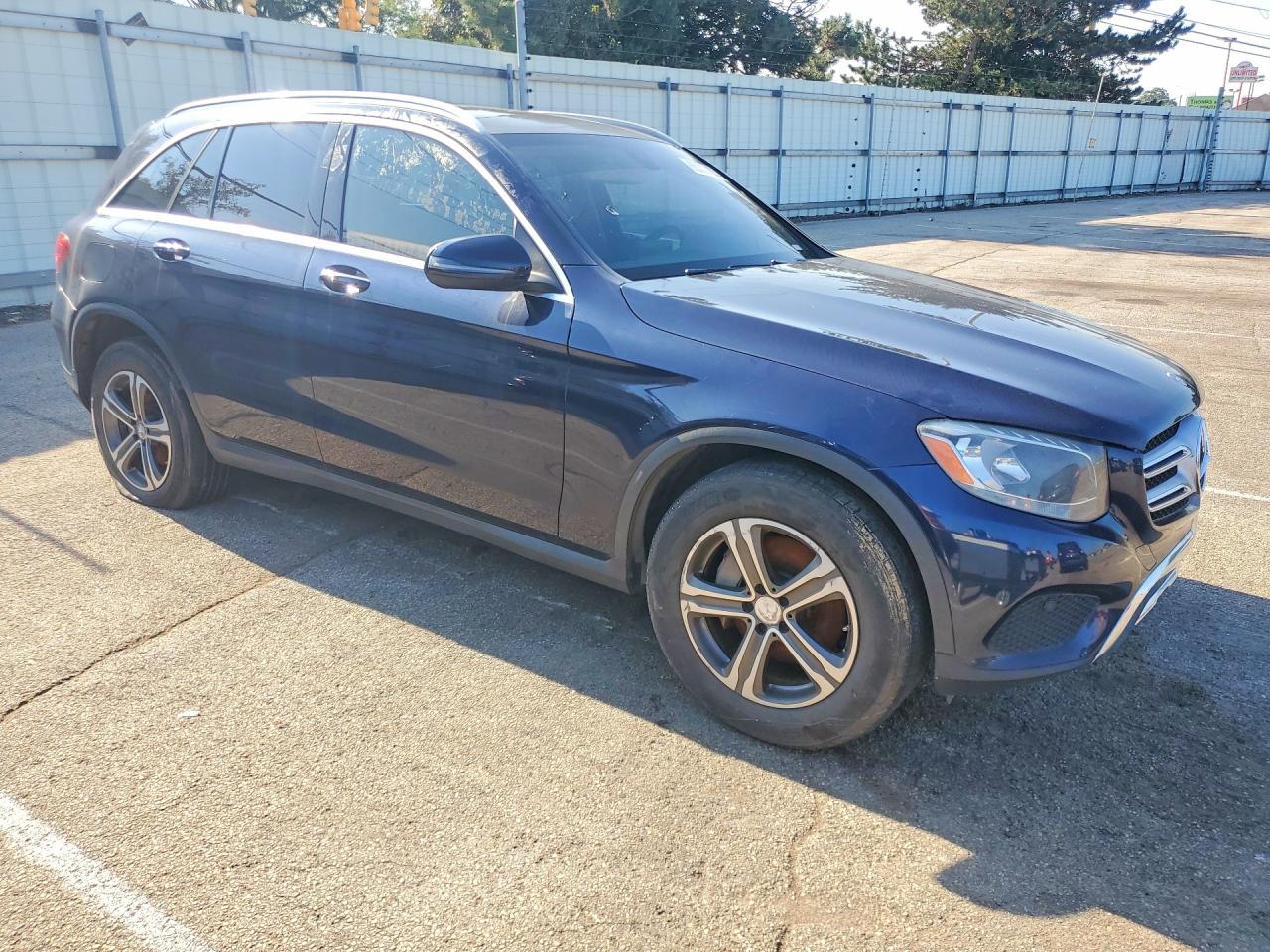 2017 Mercedes-Benz Glc 300 4Matic - Фото 4