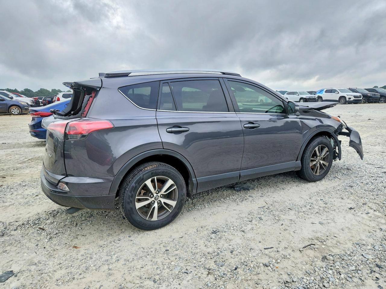 2018 Toyota Rav4 Xle - Фото 3