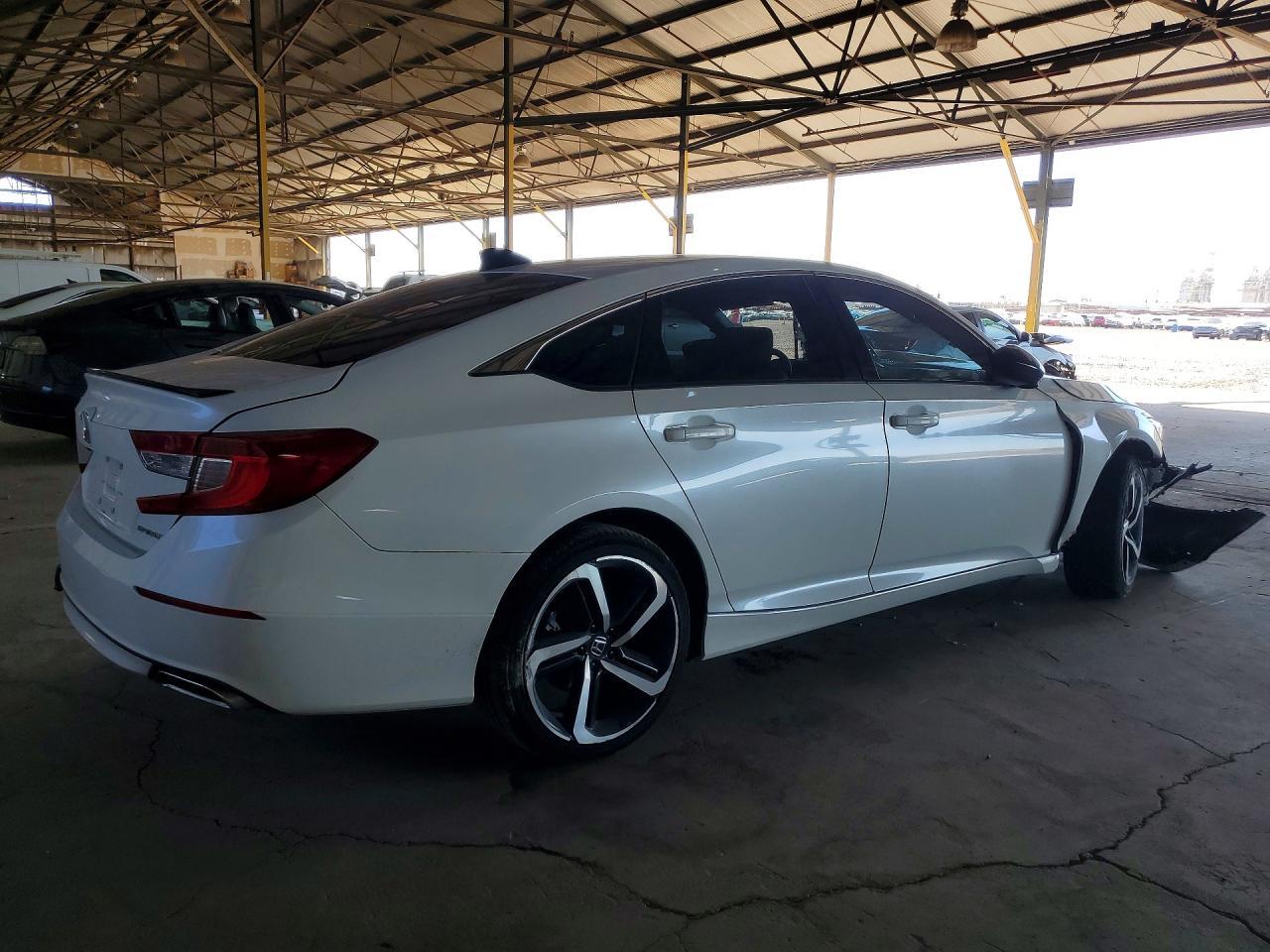 2022 Honda Accord Sport - Фото 3