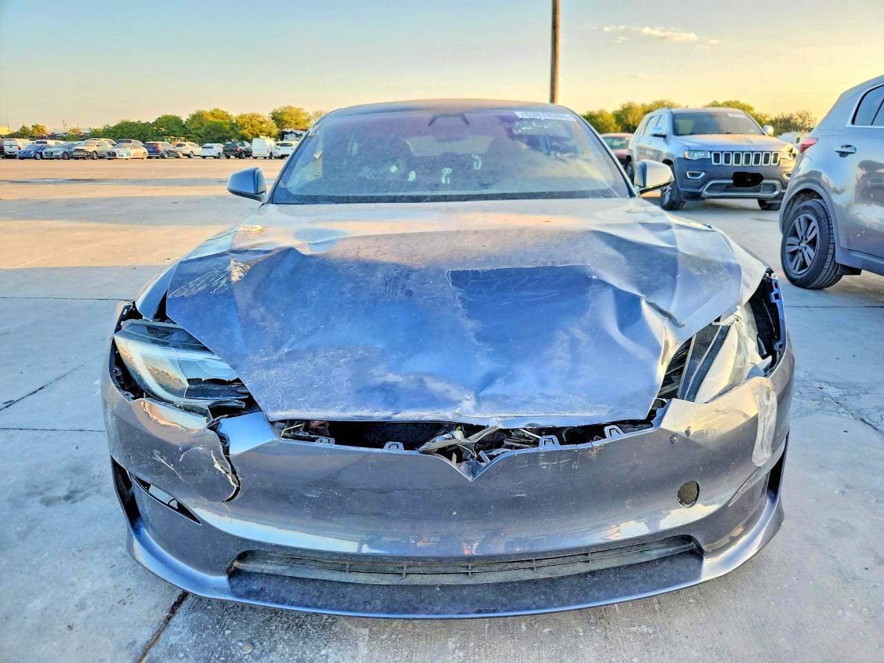 2022 Tesla Model S - Image 5