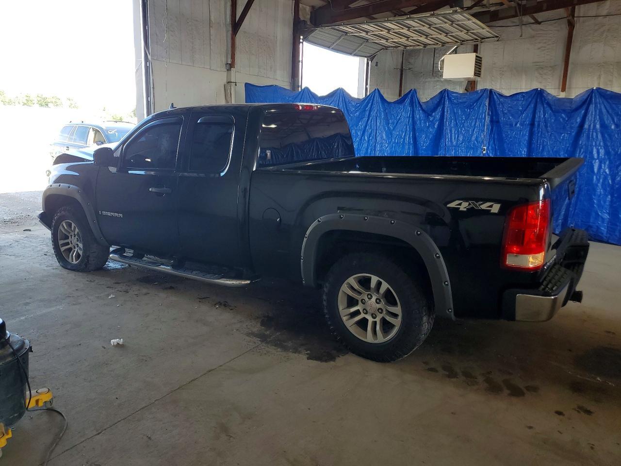 2008 GMC Sierra K1500 - Фото 2