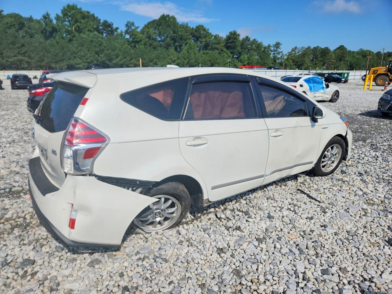 2017 Toyota Prius V Three - Image 3