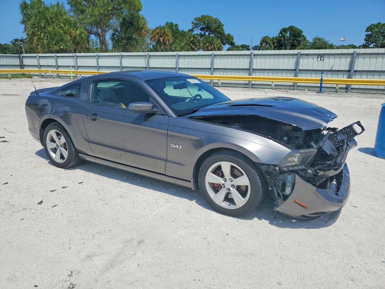 2013 Ford Mustang Gt - Фото 4