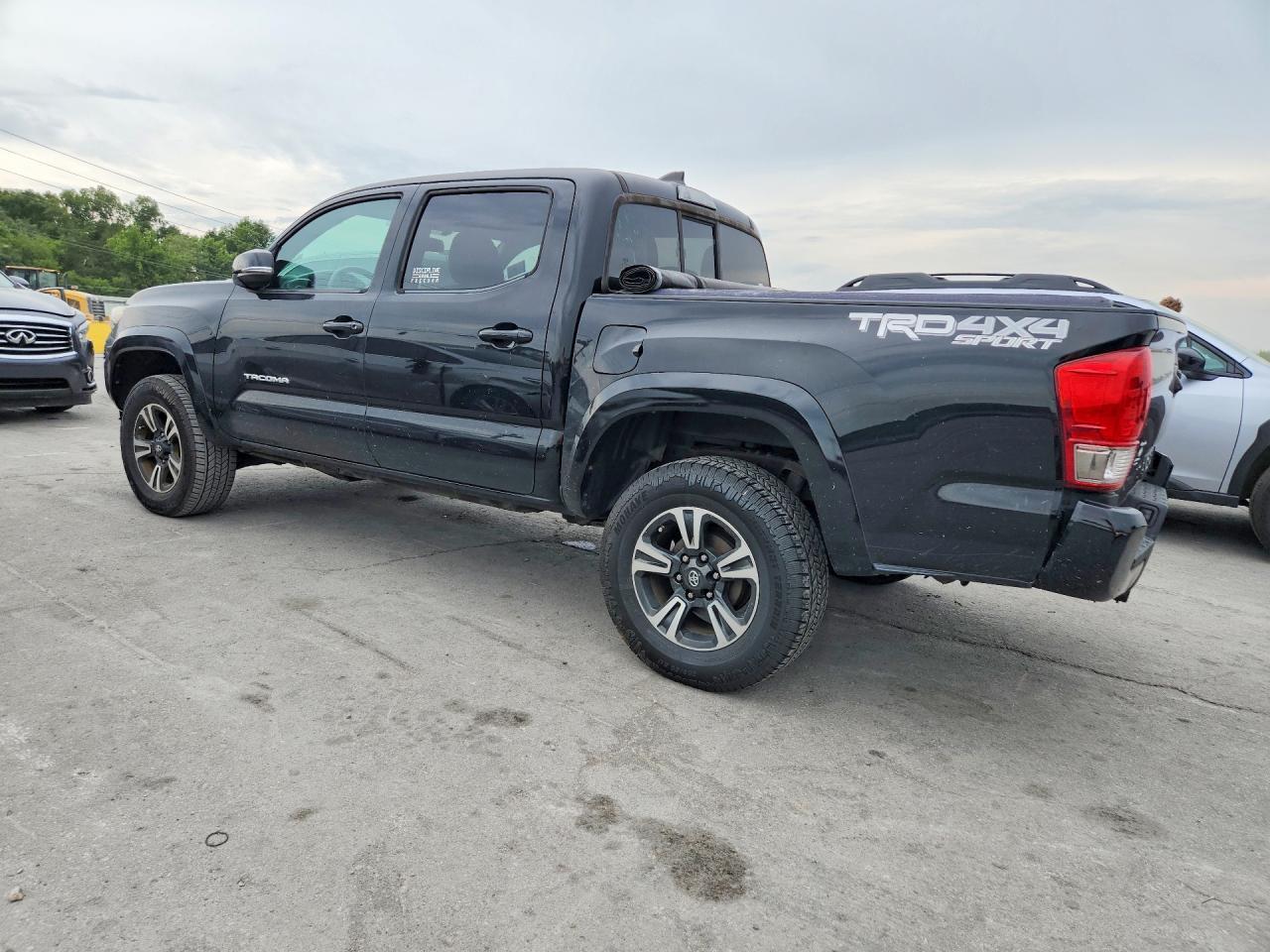 2016 Toyota Tacoma Trd Sport - Image 2