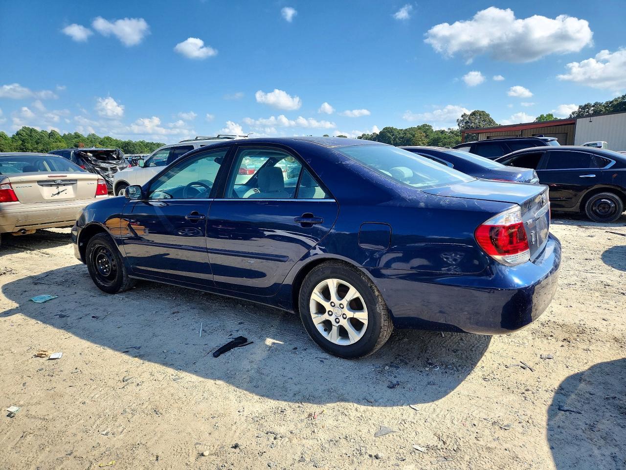 2005 Toyota Camry Le - Фото 2