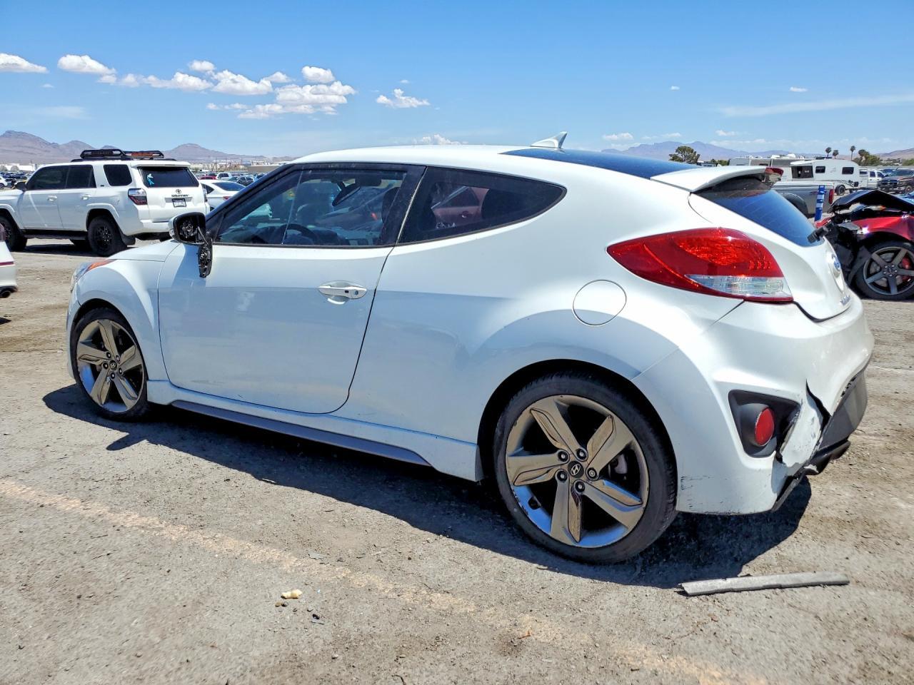 2015 Hyundai Veloster Turbo - Фото 2