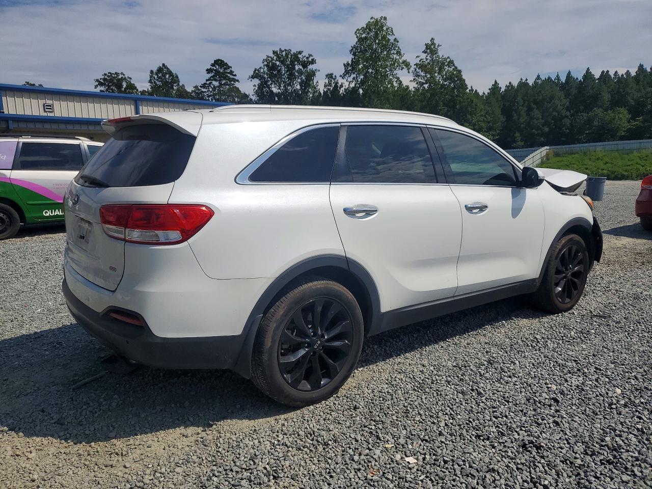 2017 Kia Sorento Lx - Image 3