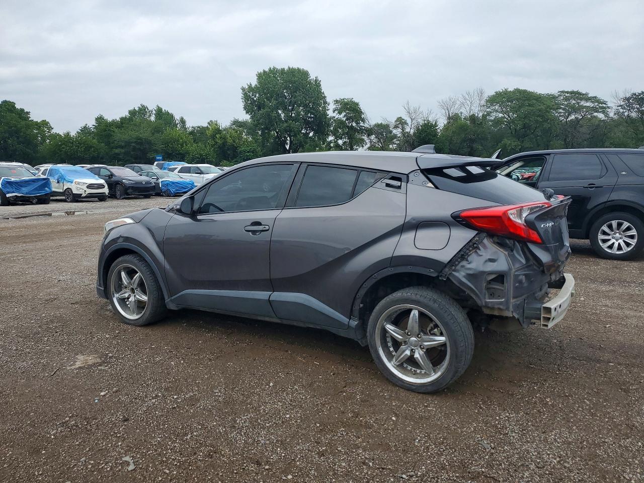 2019 Toyota C-Hr Le - Image 2