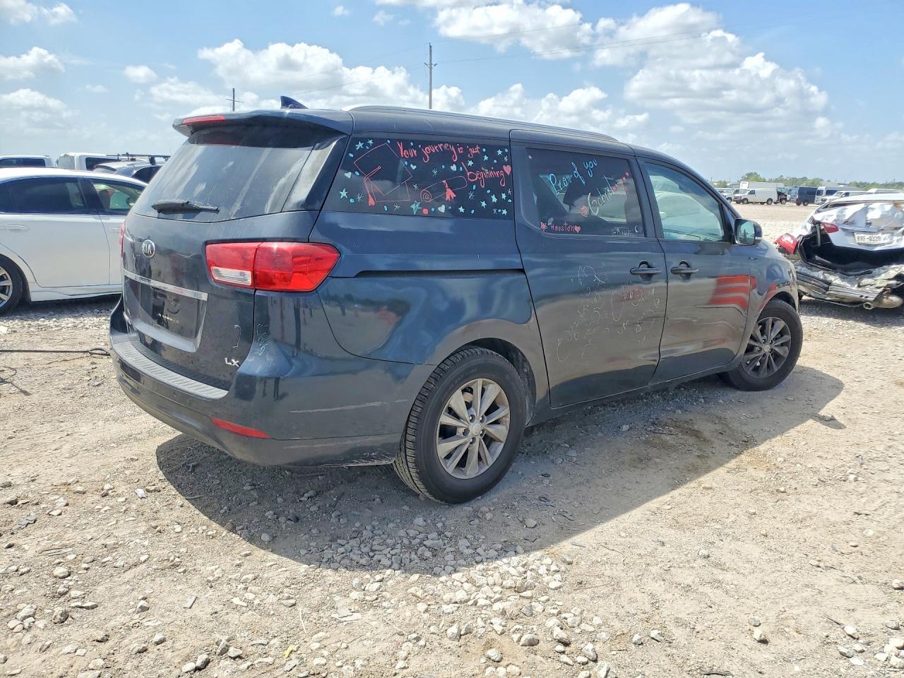 2016 Kia Sedona Lx - Фото 3