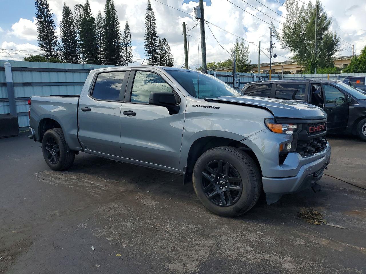 2024 Chevrolet Silverado C1500 Custom - Фото 4