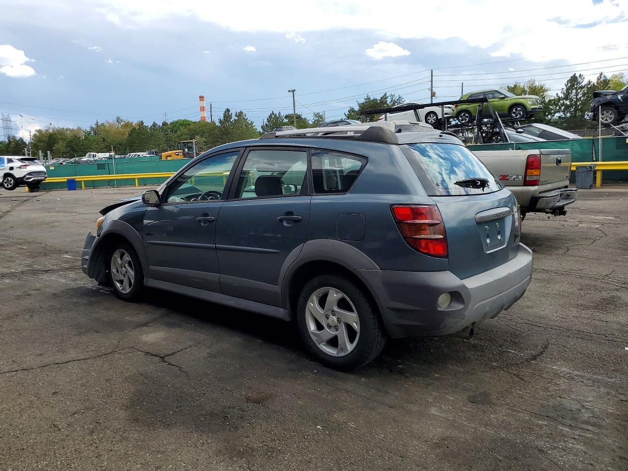 2008 Pontiac Vibe - Image 2