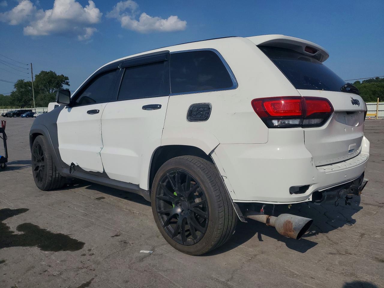 2015 Jeep Grand Cherokee Srt-8 - Image 2