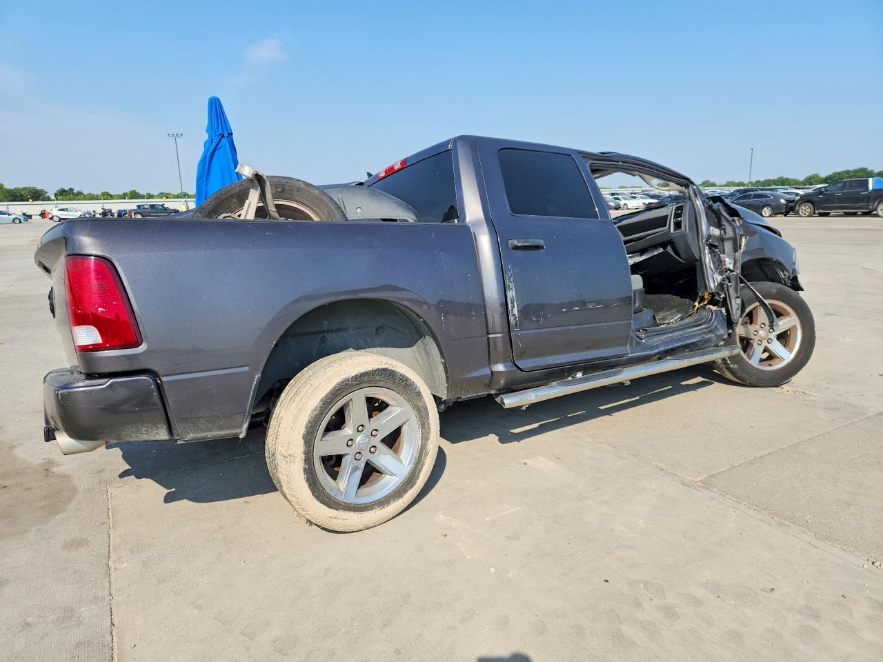 2019 Ram 1500 Classic Tradesman - Фото 3