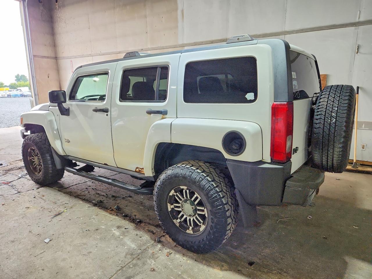 2008 Hummer H3 Luxury - Фото 2