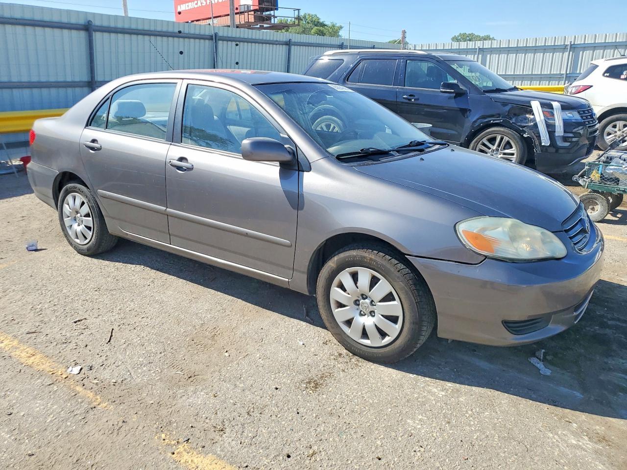 2004 Toyota Corolla Le - Image 4